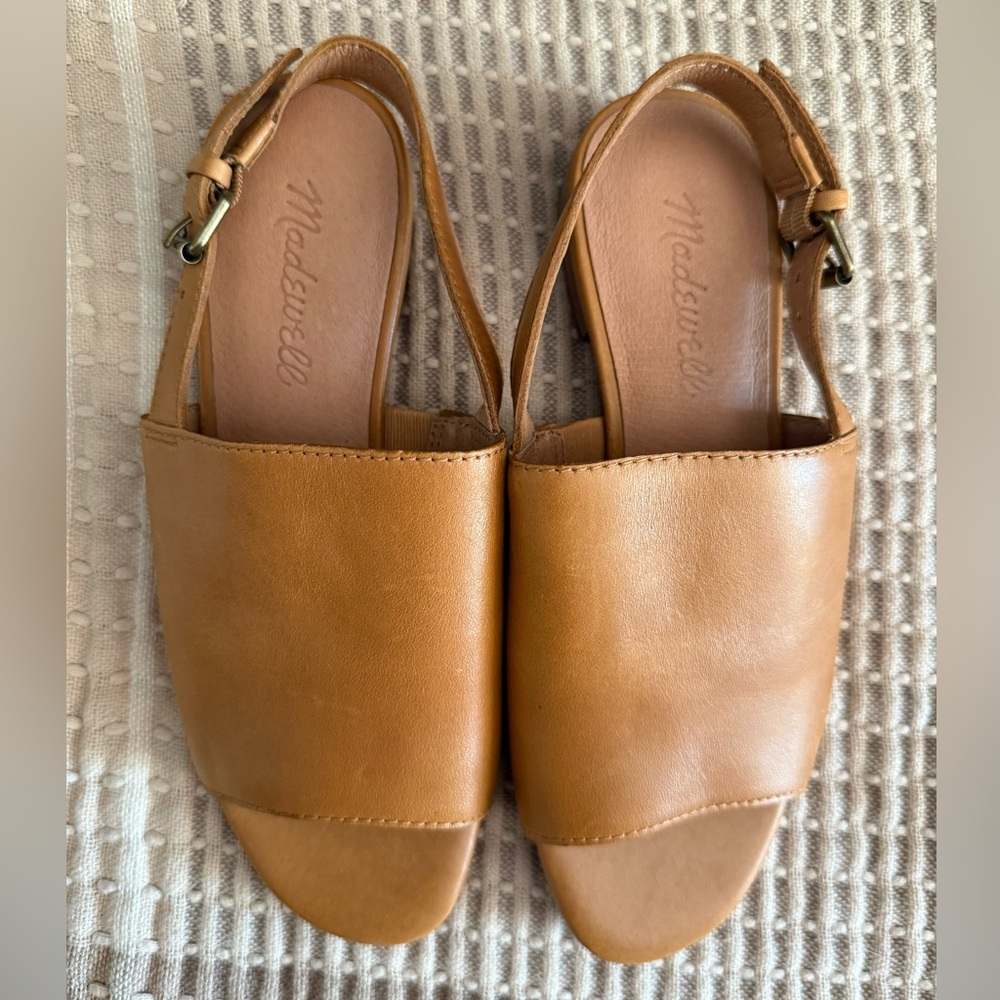 Madewell Noelle Slingback Sandal in Desert Camel Leather